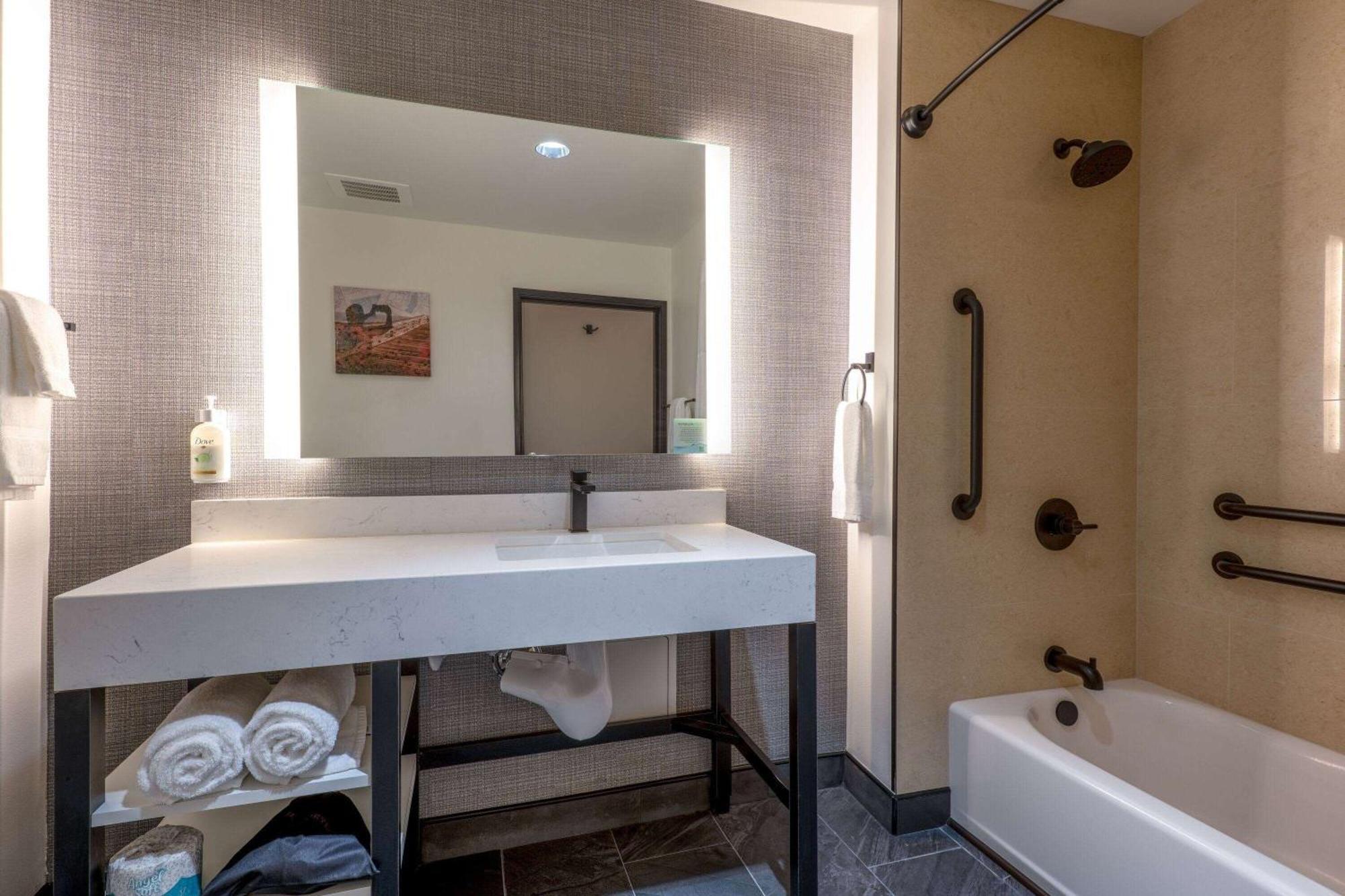La Quinta Inn & Suites By Wyndham Yucaipa Esterno foto