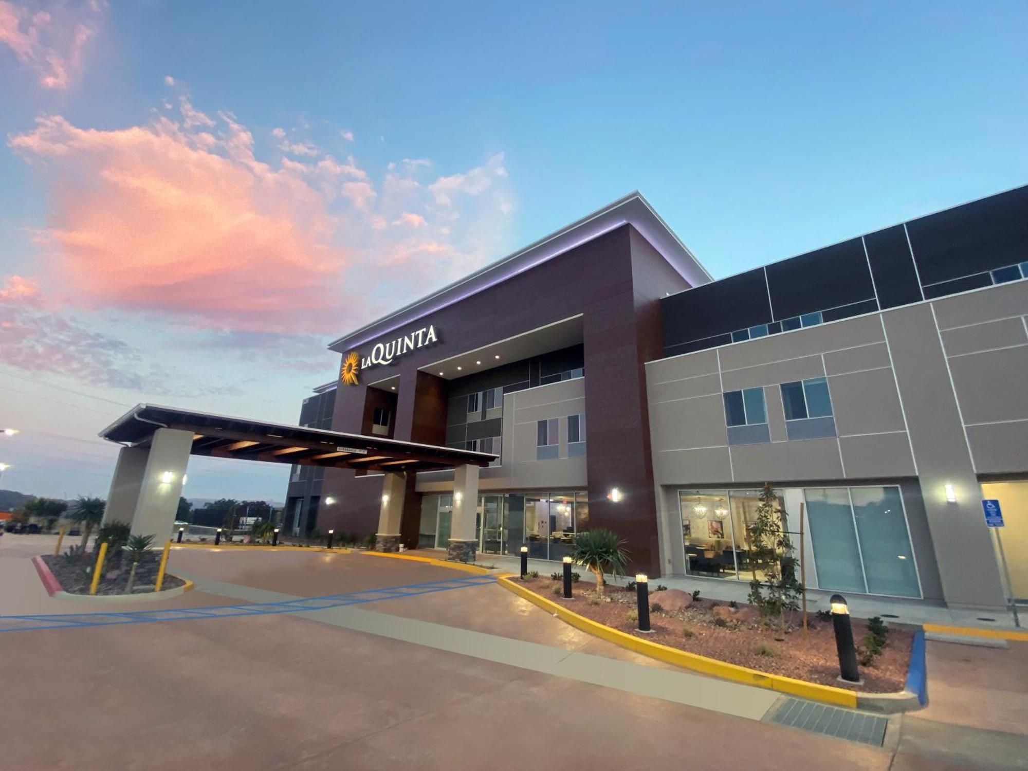 La Quinta Inn & Suites By Wyndham Yucaipa Esterno foto
